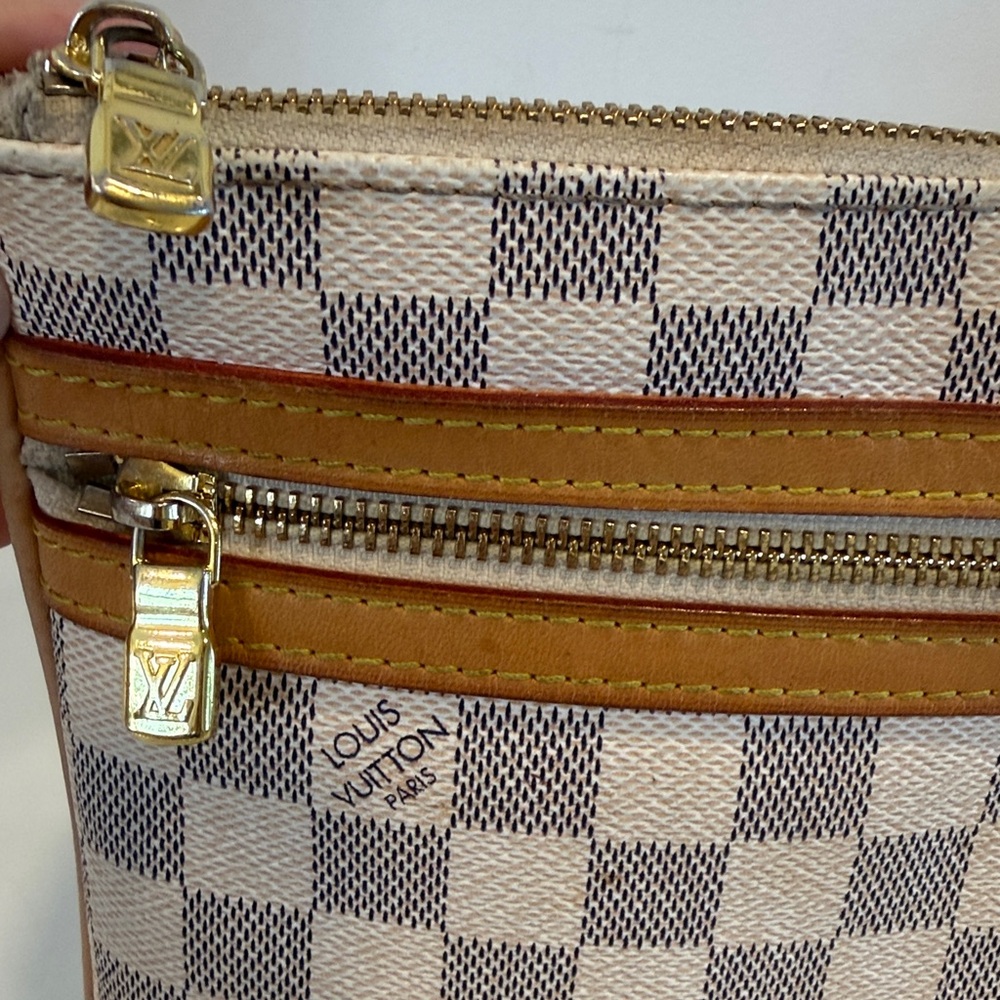 Louis Vuitton Crossbody - Picture 7 of 10